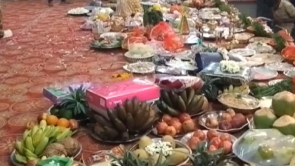 Super Motivation and uncle given seer varisai in Container Lorry near Salem Mettur Super Motivation and uncle given seer varisai in Container Lorry near Salem Mettur