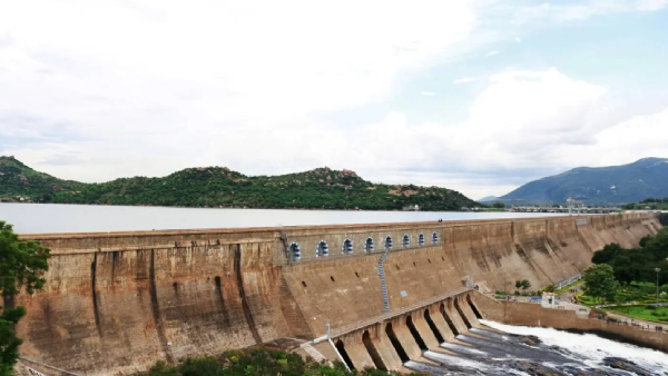 Mettur dam water level falls to 69 feet Will Cauvery water come TN Delta farmers waiting for Cauvery 