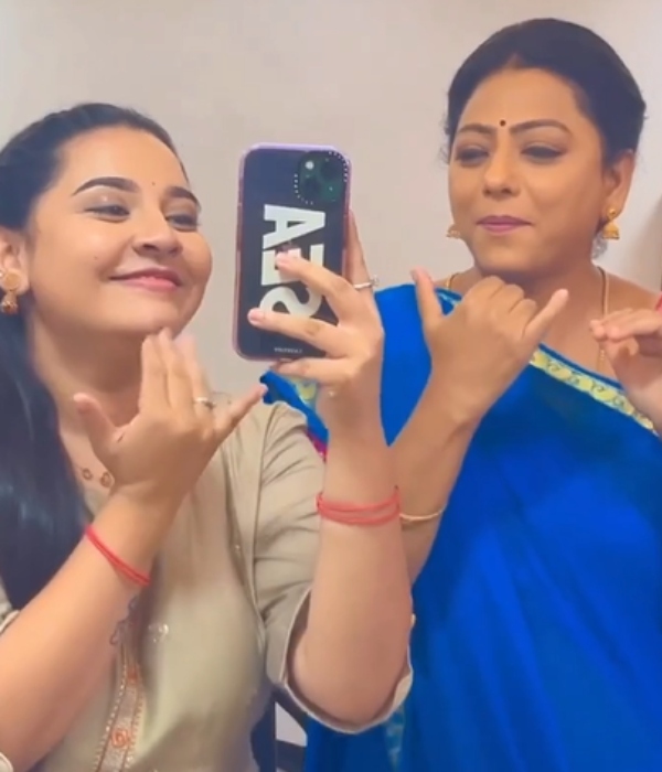 Baakiyalakshmi Serial twist Baakiya congratulates Radhika and Iniya dances in happiness 