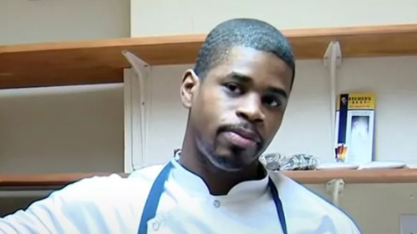 US Former president Barack Obamas personal chef drowns when paddleboarding near their house US Former president Barack Obamas personal chef drowns when paddleboarding near their house