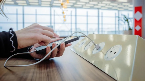  What is juice jacking a new type of cyber attack using public charging ports