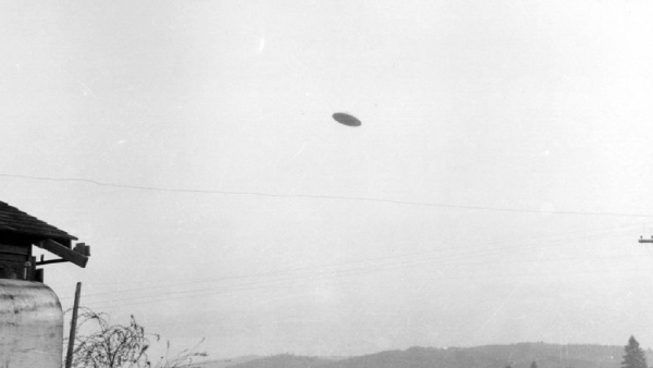 I saw a Tic Tok-shaped UFO, witness says in United States House of Representatives UFO hearing 