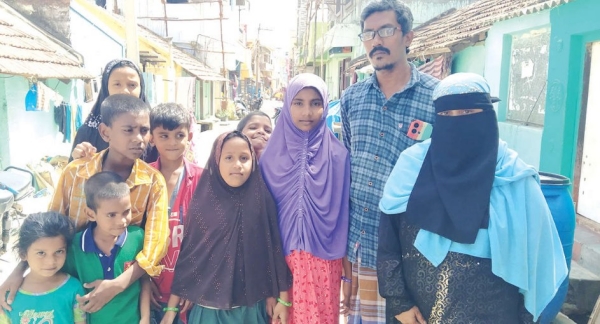  Trichy Maiden Badshah couple raising orphaned children in poverty 