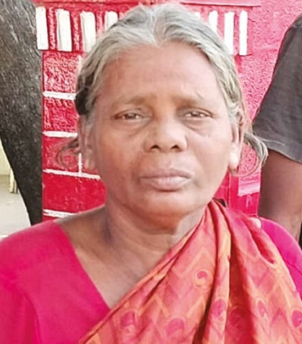 A mother killed her daughter by throwing a stone on her head near Trichy 