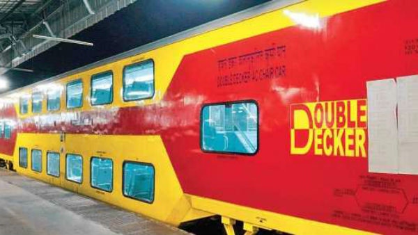  Smoke in Chennai - Bangalore Double Tucker train: Passengers panic 