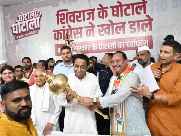 Madhya Pradesh: BJP MLA Samandar Patel returns to Congress with 1200-car convoy 