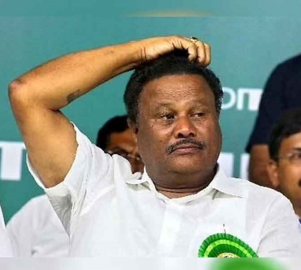 AIADMK Treasurer Dindigul Srinivasan has said that during the last AIADMK regime, Sasikalas family harass the ministers AIADMK Treasurer Dindigul Srinivasan has said that during the last AIADMK regime, Sasikalas family harass the ministers