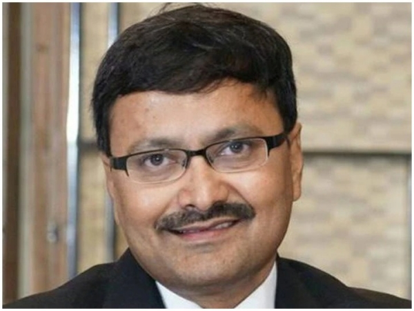 An LIC Agent Who Earns Five Times More Than LIC head, bharat parekh net worth and monthly income 