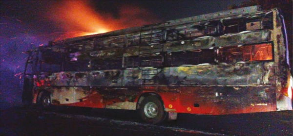 Omni bus-two-wheeler collides with a policeman, killed in theni 