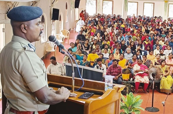Coimbatore Police Commissioner Balakrishnan explain about police akka plan 