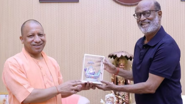 Why did not Yogi Adityanth watch movie with Rajinikanth but watched Gaddar 2 movie? 