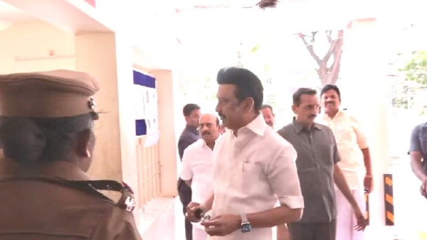 CM Stalin sudden visit to police station after visited drainage works in chennai 