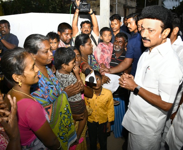 CM Stlin visits fishermens houses near rameshwaram 