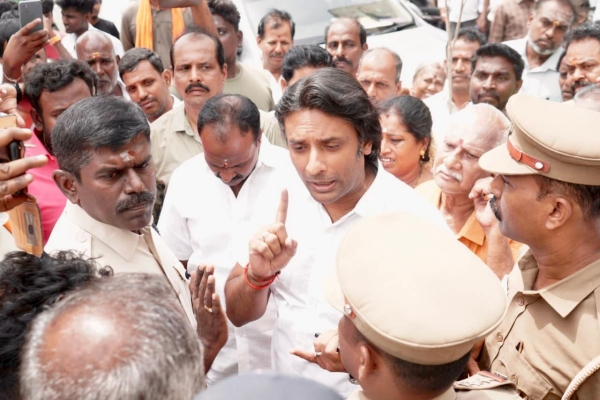 BJP state secretary Vinoj p selvam and cadres arrested 