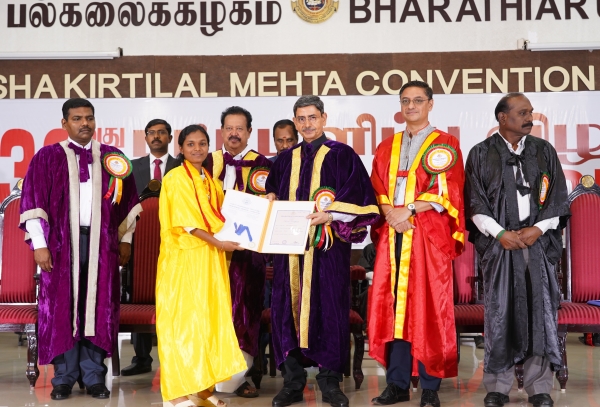 Governor RN Ravi who did not give a chance to speak for Minister Ponmudi at Bharatiyar University 