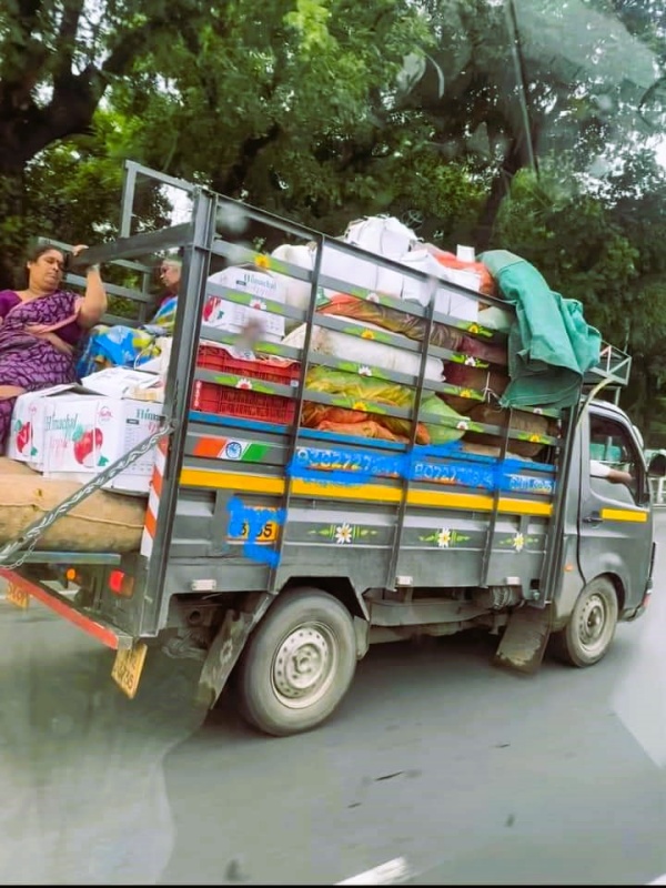  Poongothai Aladi Aruna has written a poem about women by the society based on a scene she was traveling by car 