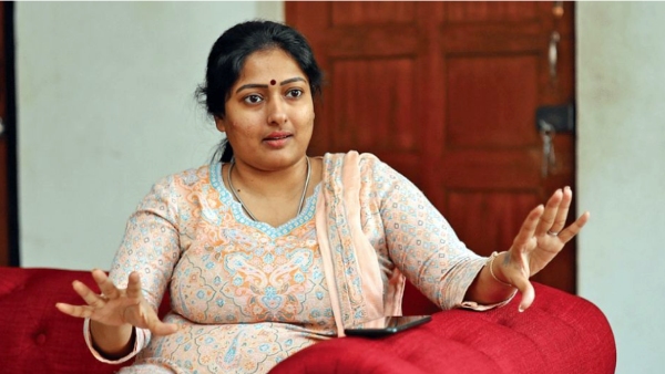 Gayathri Rahuram shares her new look in her insta post 