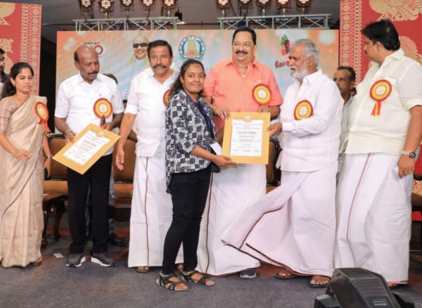 Tn Govt started Weaving Training Center for weavers at Chennai Co-Optex 