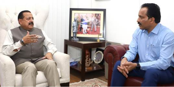 ISRO Chairman updates Union Minister Jitendra Singh on status of Chandrayaan-3 ISRO Chairman updates Union Minister Jitendra Singh on status of Chandrayaan-3