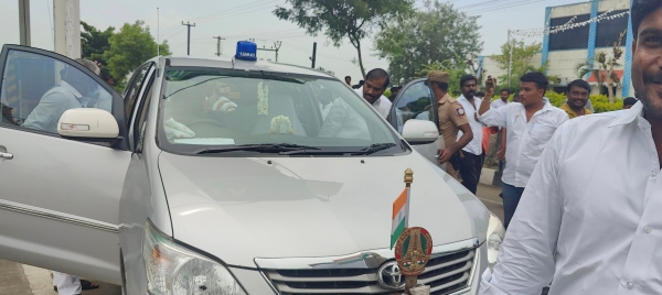 TN Govt assurances committee head Velmurugan orders not collect Tax in Kallakurichi Toll Plaza 