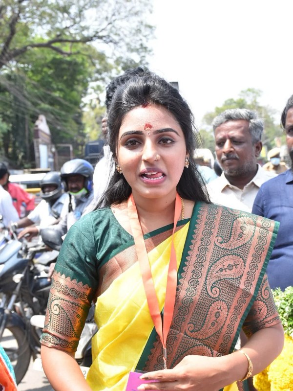 ADMK former minister Sellur raju invites dmk councilor for madurai aiadmk conference 