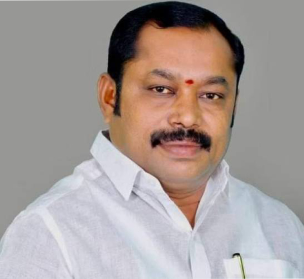 Kumarapalayam DMK Municipal President Vijay Kannan to join AIADMK has created a stir in the political arena 