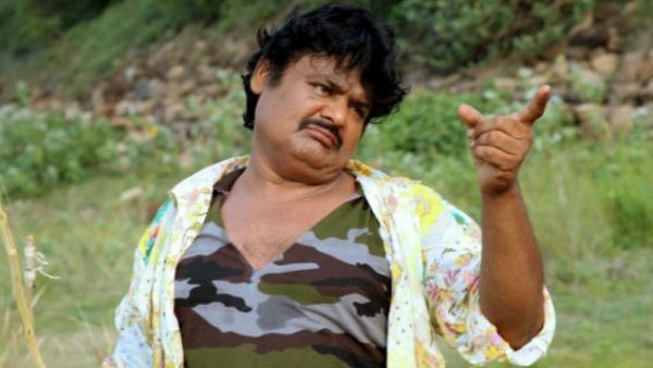  Mansoor Alikhan who showed the bathroom open question asked by the female reporter 