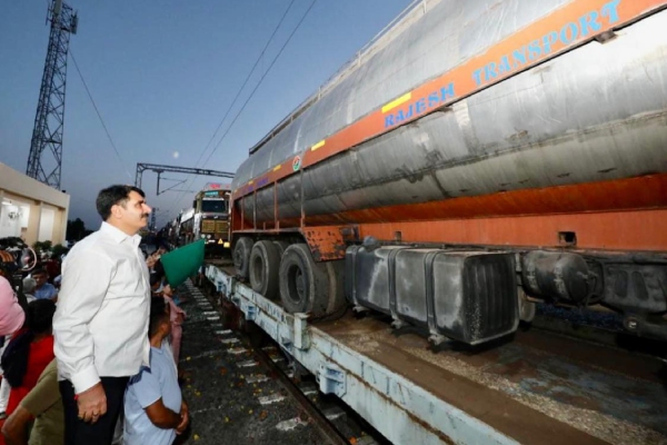 PM Modi hails Gujarat Dairys ‘Truck on Train’ for expedite milk transportation