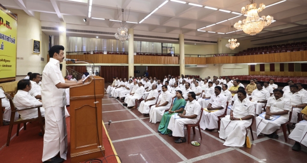 Full report in the hands of Chief Minister Stalin! DMK district secretaries in tension due to emergency meeting! Full report in the hands of Chief Minister Stalin! DMK district secretaries in tension due to emergency meeting!