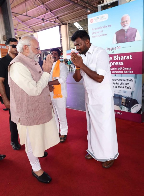 Bjp it wing executive brutally attacked by own party executives in chennai 