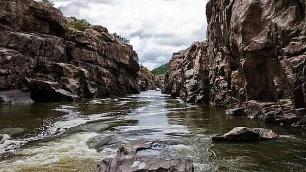 Karnataka govt plans to complete the survey work within 60 days for Meghadatu dam 