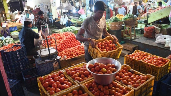 Tomatoe price slightly down Rs.10 per kg at Koyambed Market in Chennai