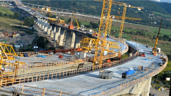  What are the Standout features of Chennai Bangalore Expressway