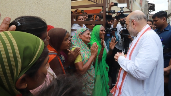 Amit Shah runs Kusumba Anna Kshetra kitchen memory of his mother to provides free food to people daily 