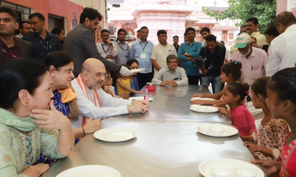 Amit Shah runs Kusumba Anna Kshetra kitchen memory of his mother to provides free food to people daily 