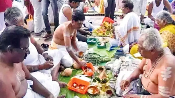 Aadi Amavasai 2023 : People take holy dip Rameswaram and Vedharanyam and Thanks to our forefathers 