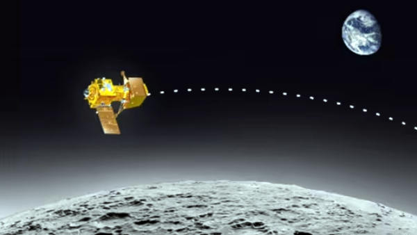 ISRO is working hard to land Chandrayaan at a distance of 100 km from the moon 