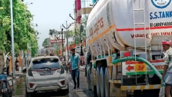 Gayathri Raghuram tweeted that 80,000 litre water waste in Annamalai yatra 