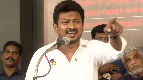 TN Minister called protest infront of PM Modi house in Delhi 