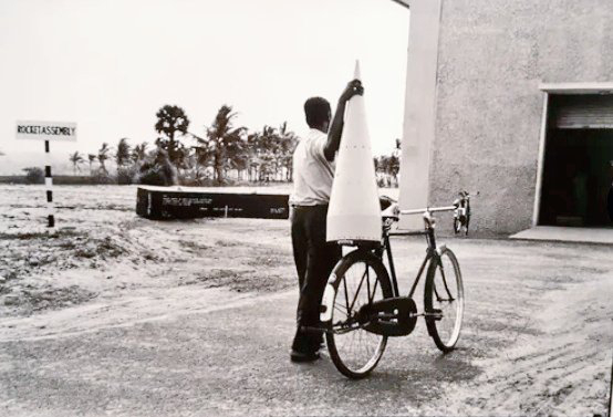 Netizens Share Old Pictures of ISRO in Social Media 