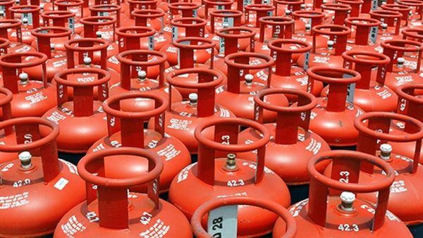 Elections Fear? Why Union Govt decrease LPG Gas cylinder price? 