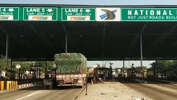 Guduvanchery to Vandalur and 28 crores extra toll collected from motorists at Paranur Toll Both Guduvanchery to Vandalur and 28 crores extra toll collected from motorists at Paranur Toll Both