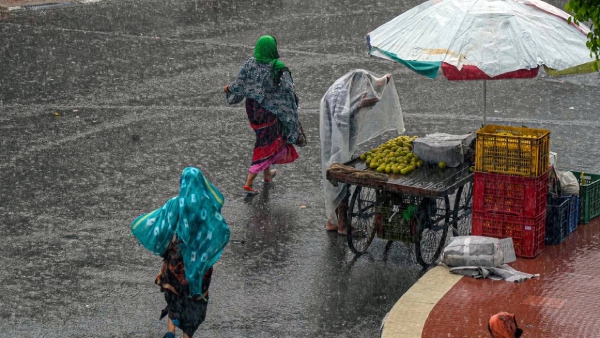 Midnight rain heat subsided Chennaiites are happy 