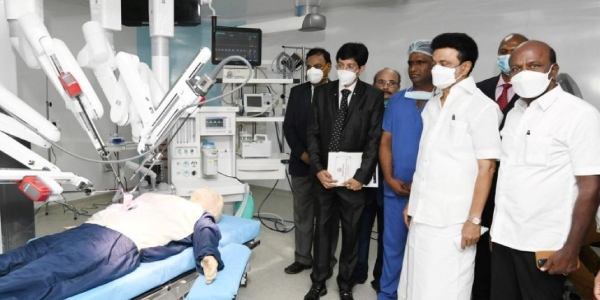  More than 65 cancer patients have benefited from robotic surgery pioneered scheme Stalin