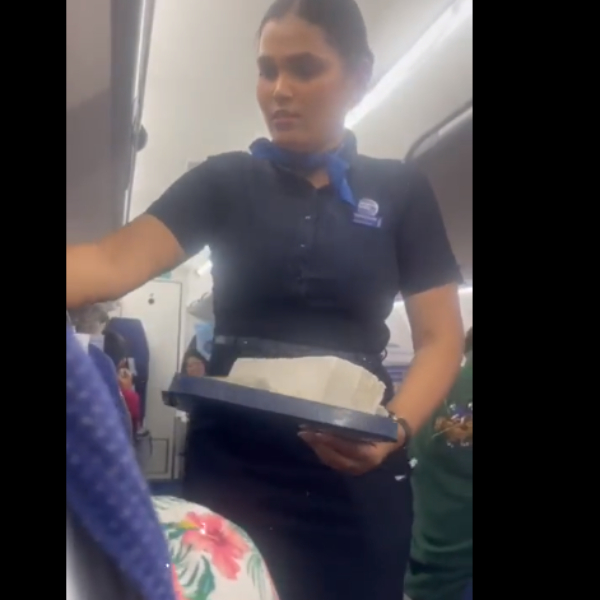  IndiGo flight AC suddenly went off Air Hostess handed tissues to wipe sweat