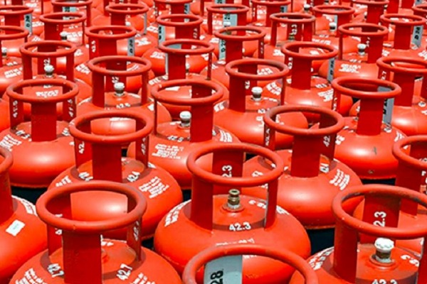 19 kg commercial cylinder price reduced in Chennai