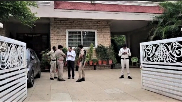 Theft at Retired IAS officers house made sensation in chennai 