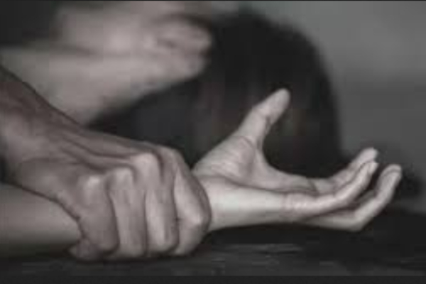 Bangalore dance teacher blackmailed his ex-girlfriend with private photos and raped her along with two of his friends 