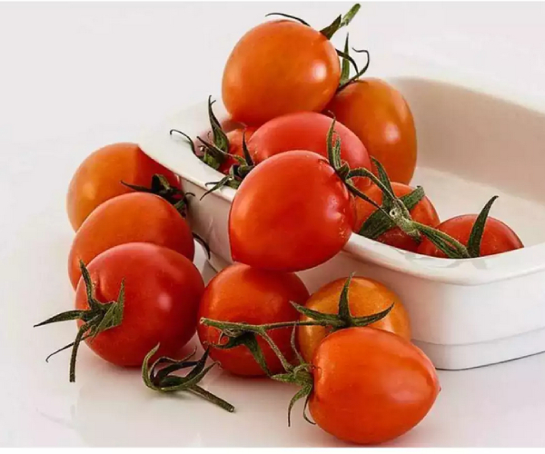 5 best substitutes including Tamarind you can use instead of tomatoes and all of them are cheaper 