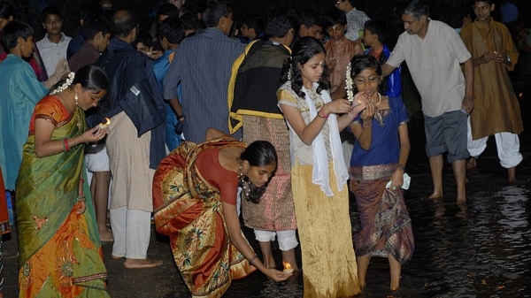 Aadi perukku 2023: Women who worshiped Cauvery and change new thali Aadi 18 festival Aadi perukku 2023: Women who worshiped Cauvery and change new thali Aadi 18 festival